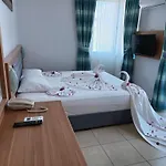 Hotel Wonder Life