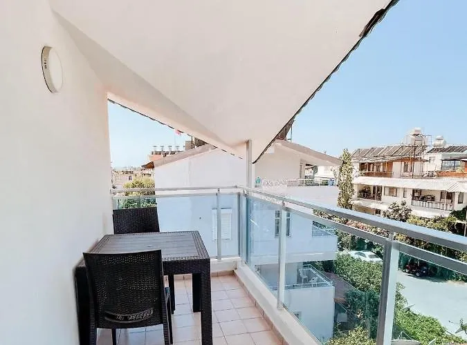 Hotel Wonder Life Side