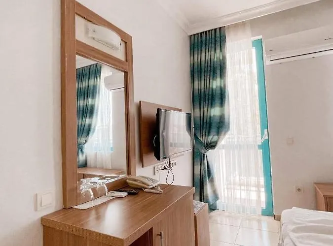 Hotel Wonder Life Side